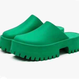 Free people Jeffrey Campbell style green clogs ( these are dupes not JC)